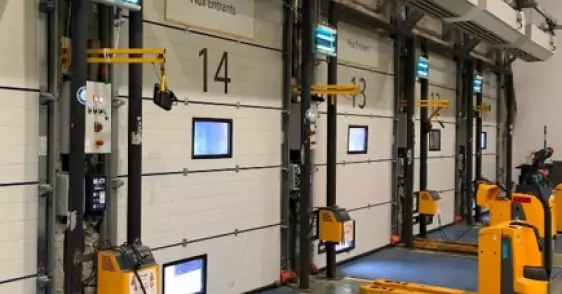 Remplacement_de_niveleurs_portes_de_quais_motorisees_et_barrieres_de_quai_sartorius_3