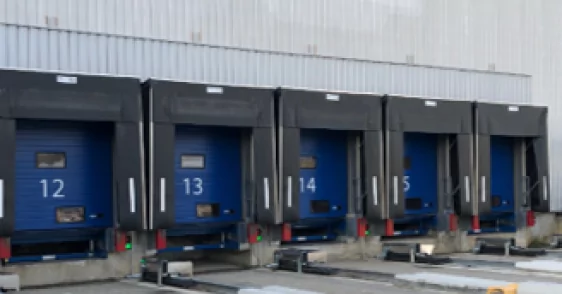 Remplacement_de_niveleurs_portes_de_quais_motorisees_et_barrieres_de_quai_sartorius_4