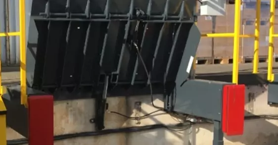 Pose_de_mini-rampes_garde_corps_verrouillage_camion_guide_roues_Transports_Vouland_3