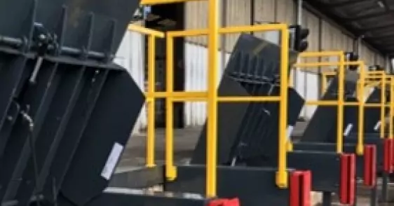 Pose_de_mini-rampes_garde_corps_verrouillage_camion_guide_roues_Transports_Vouland_5